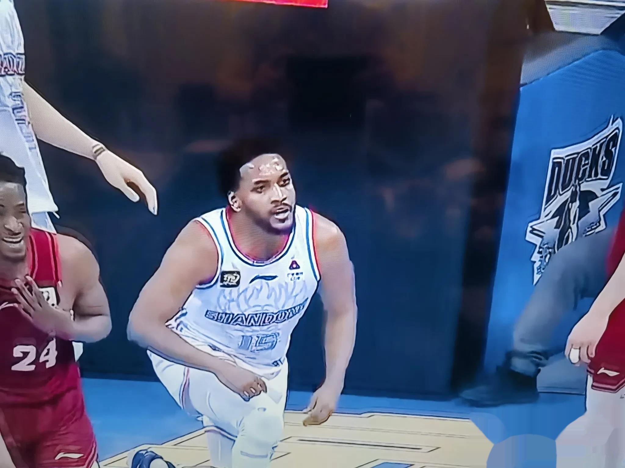 赛后欧联传出新动向,山东男篮伤情更新,管理层表态:震撼外界,资深球员宣示担当(山东男篮对于北京首钢的血脉压制) 赛后欧联传出新动向,山东男篮伤情更新,管理层表态:震撼外界,资深球员宣示担当(山东男篮对于北京首钢的血脉压制)