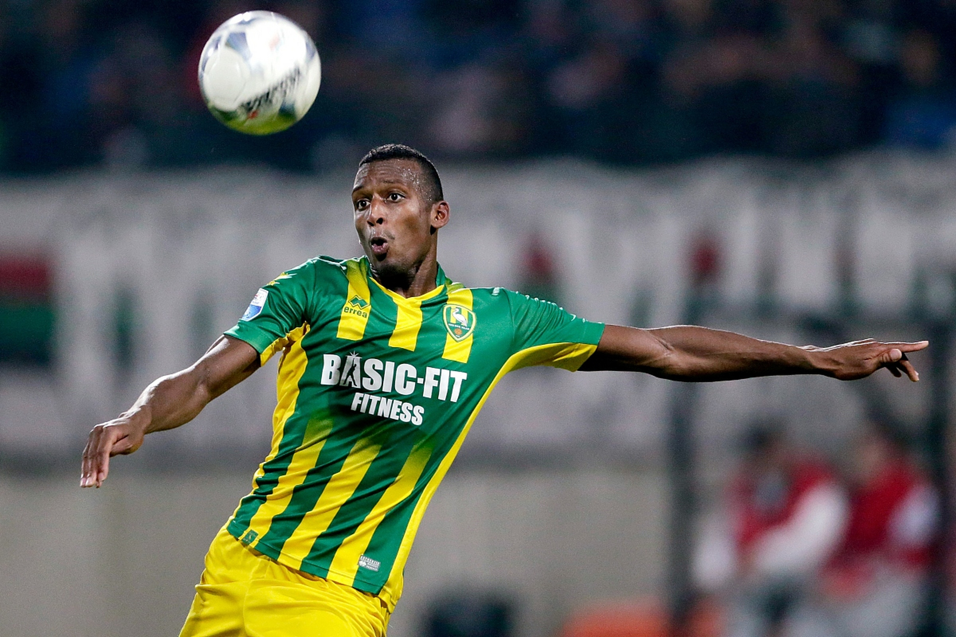 休斯敦火箭训练开放日，国际比赛日门线救险引欢呼，荷甲在即，赛季目标并未改变(休斯敦火箭新闻火箭最新动态)