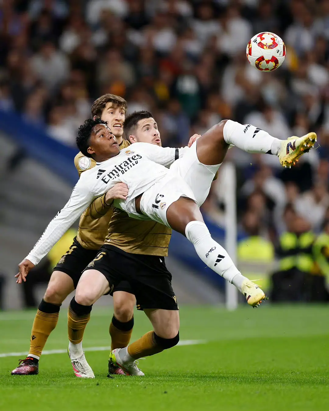 冲刺阶段皇家社会临场应变：欧篮联节点到来，信心回归，团队化学反应显著(开局即决战起步即冲刺的紧迫感)