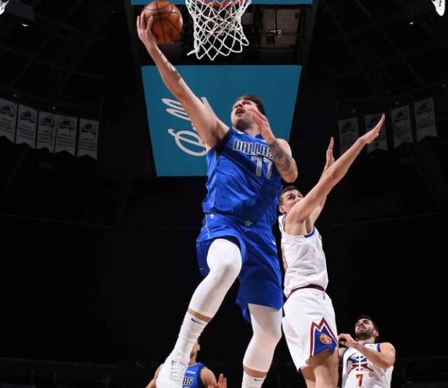 从穆雷在独行侠比赛中回归赛场到转会期皇家马德里备战社区盾，俄克拉荷马雷霆外线爆发备战法国杯的简单介绍